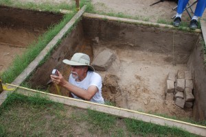 James Rees excavating at Block 6 in Historic Washington State Park, 2012.