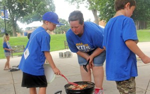 Sandra Martin teaching grilling for children MKC 15