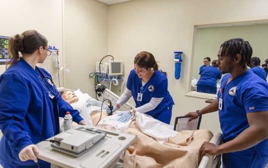 F24-Grads-in-Sim-Bladder-Scanner